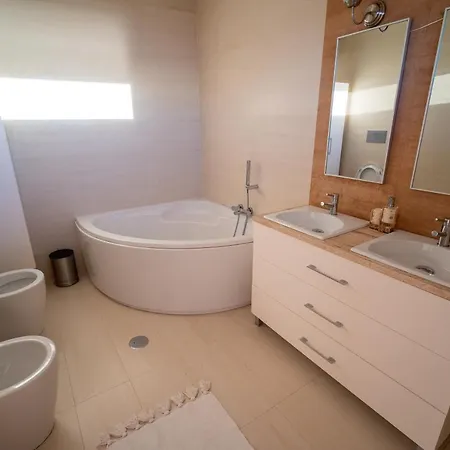 Sunset 100m From Ocean & Вилла