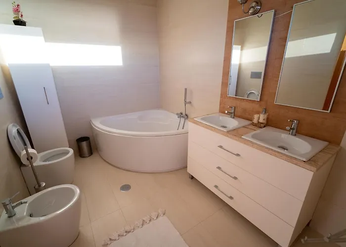 Sunset 100m From Ocean & 빌라